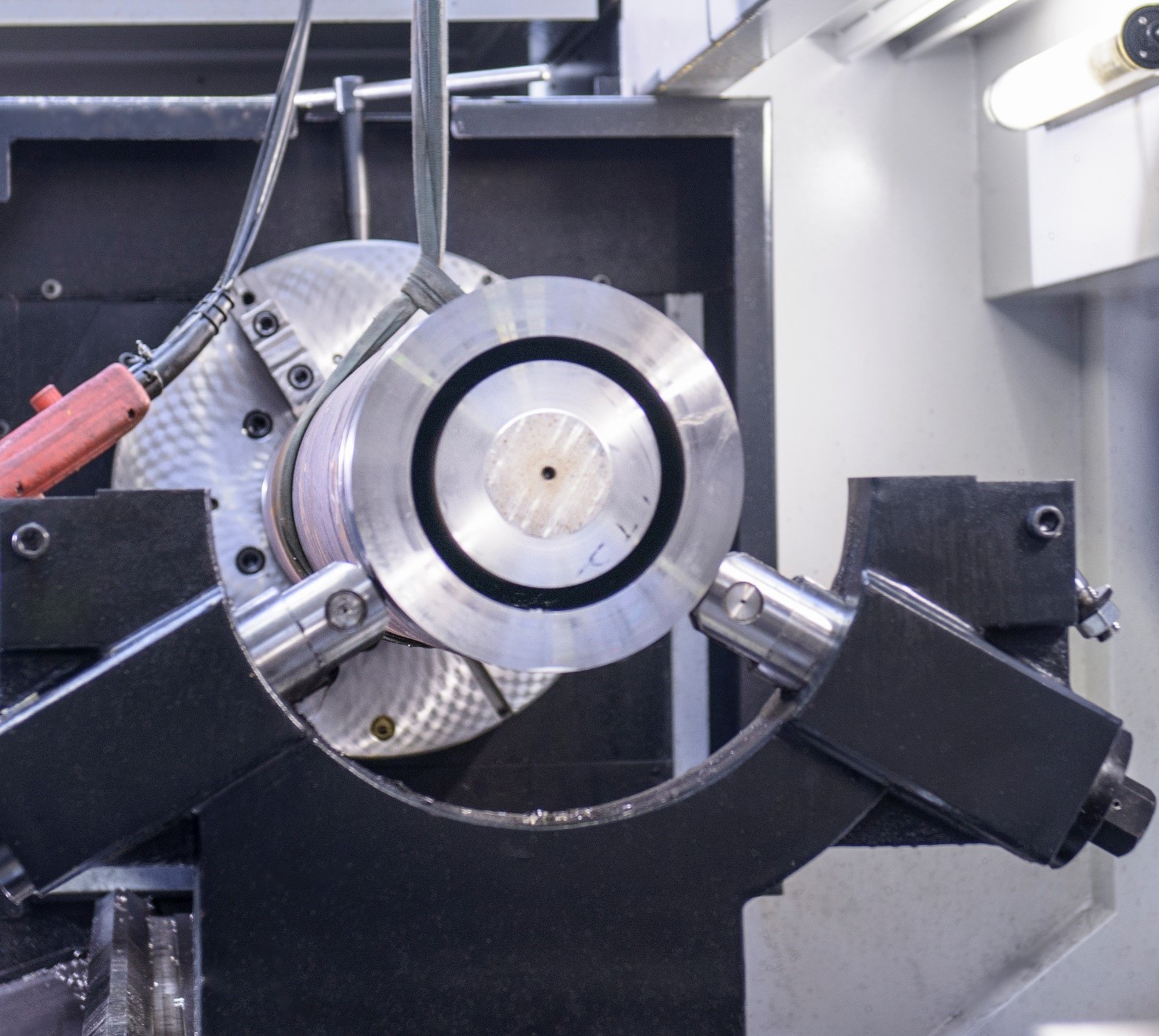 A close up photo of a trepanning machine that is used for deep hole drilling. 